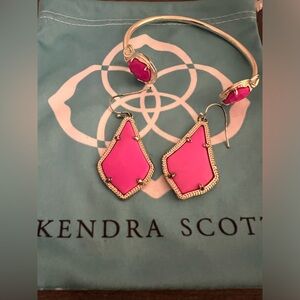Kendra Scott earrings and bracelet